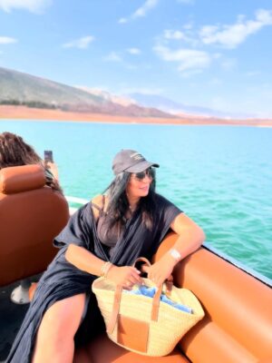 Hanane Ibrahimi Instagram - المغرب الجميل ❤️الحمد لله حبا و شكرا، يوما و عمرا ، دائما و أبدا❤️
#morocco #atlasmountains #friends #family #momofgirls #actress #us #happiness #instavacay #instaphoto #instaday #smile #live #love❤️