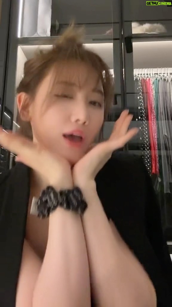 Hari Won - 13.9K Likes - 꽃 심기 🥰