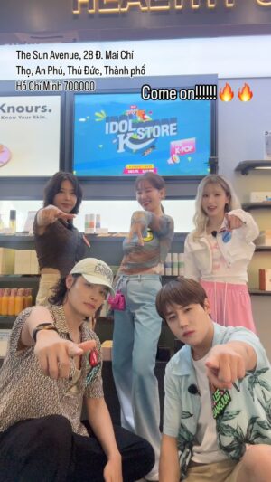 Hari Won Instagram - IDOL STORE K in Viet Nam 🇻🇳
The store is OPEN NOW!!!!! 🔥🔥