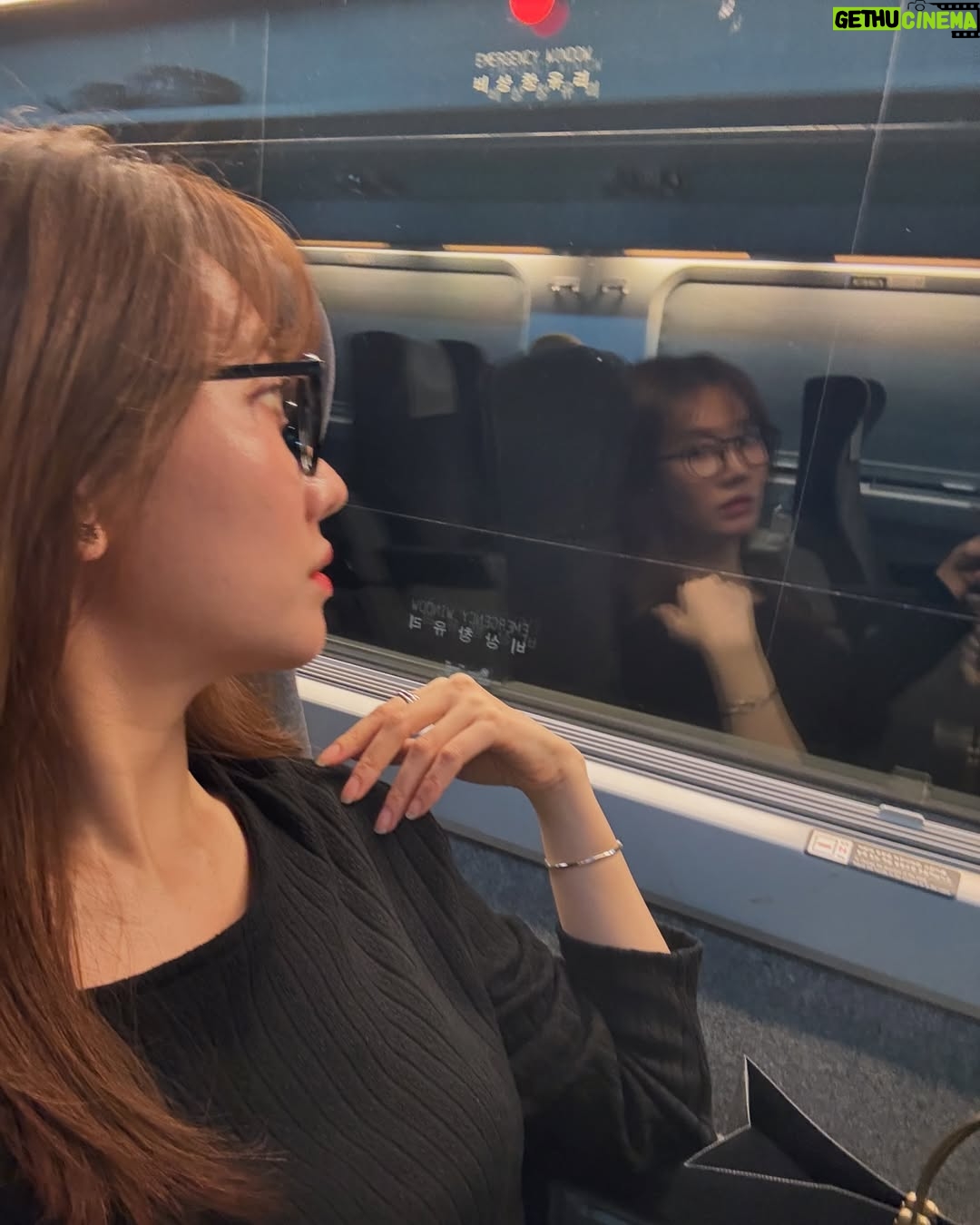 Hari Won - 12.5K Likes - 느낌있게 🚅📸

Cách chụp hình Zen Z🤭

#hariwon