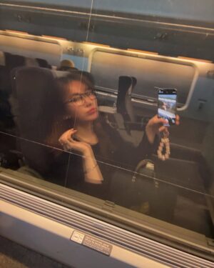 Hari Won Instagram - 느낌있게 🚅📸
Cách chụp hình Zen Z🤭
#hariwon