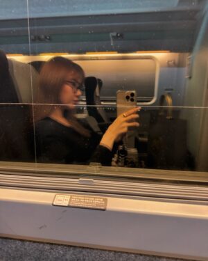 Hari Won Instagram - 느낌있게 🚅📸
Cách chụp hình Zen Z🤭
#hariwon