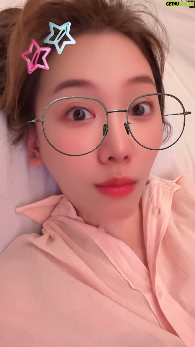 Hari Won - 19.5K Likes - 요즘 베트남 인기동영상 ㅋㅋㅋ
Kệ mình nhắm mắt yêu luôn!
그러던지 말던지 난 그냥 사랑할거야!

#hariwon