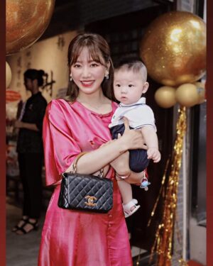 Hari Won Instagram - 시누이 아들!!!
내 아들램 하고싶당 ㅠㅠ
Tự dưng muốn có con ghê 🤣
Nhớ nhóc dễ sợ !!
#amakitchen #hariwon