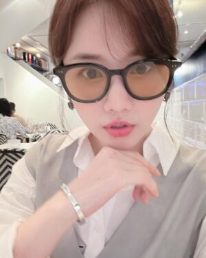 Hari Won Instagram - 🥰hãy thương e!!
#hariwon