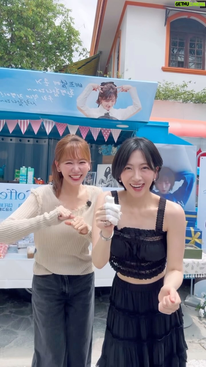 Hari Won - 12.3K Likes - 베트남에서 생긴 영광의 상처 🥹🧯🔥🚨
Lần đầu gặp chuyện ấy tại VN 🫶🏻
Bị phỏng tay😂😂😂
I am fine dingringringringring✌🏻
#하리원#강지영#hariwon#kangjiyoung#🇰🇷🇻🇳