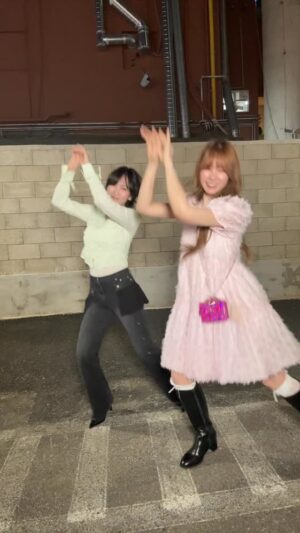 Hari Won Instagram - #hariwon & #kangjiyoung
Ôi vui muốn xỉu kkkk
Cô ấy ngày 22/5 qua Việt Nam nhé bà con ui!! Kkkkkk
@kkangjji_ 와 즐거운 릴스 ㅋㅋ
좀 있으면 베트남으로 오는 그녀!!!!
Hãy nhớ đón xem ct #diepvu8ri hén!