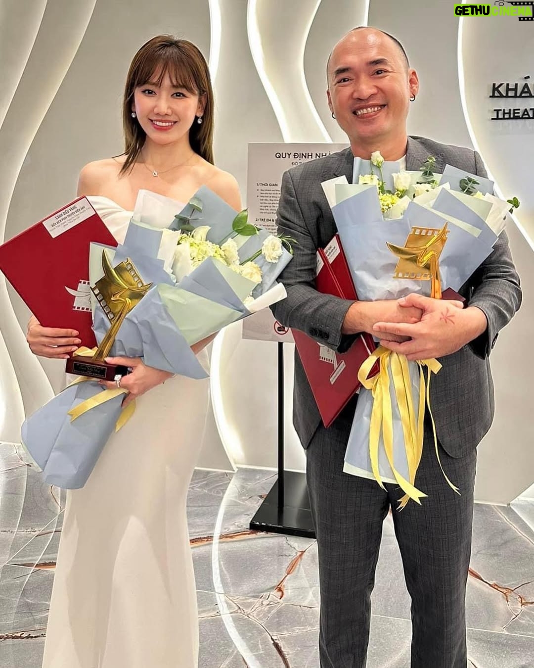 Hari Won - 13.5K Likes - #canhdieuvang của hqua 🏆

어제 시상식 😍
#nhabanu #대리수상 ❤️

Chúc mừng nha~~~~!!

👗 @lethanhhoa_official 
#tranthanh #hariwon