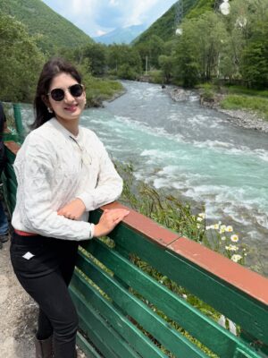 Harshaali Malhotra Instagram - Just me in my own little world 🌸✨🪐💭
.
.
.
#HarshaaliMalhotra #Harshaali #MyVibe #InnerPeace #LostInThoughts #Dreamer #ChillMode #PositiveVibesOnly