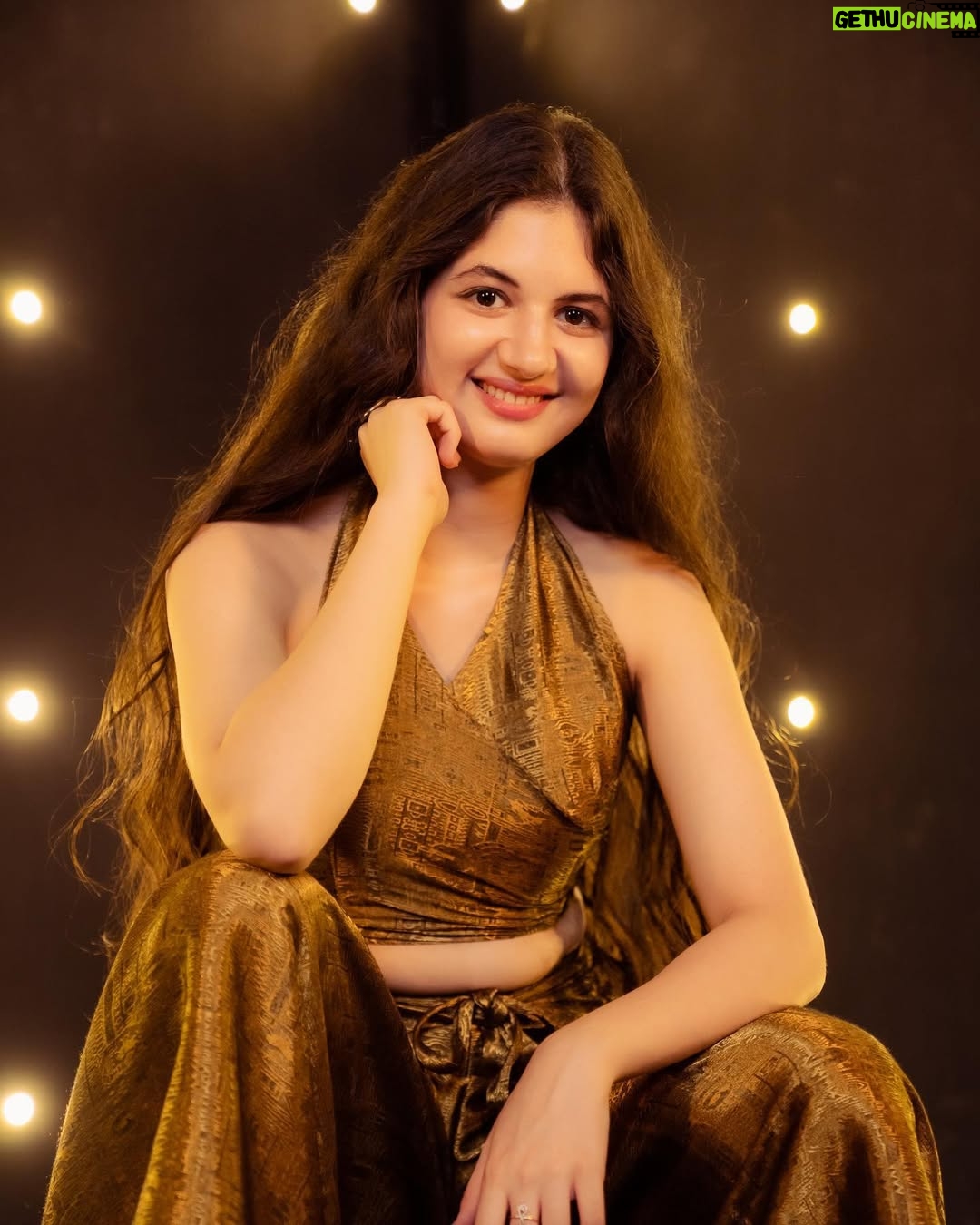 Harshaali Malhotra - 348.3K Likes - A star does not compete with other stars around it; it just shines✨ 
.
.
📸: @chakliproduction
.
.
#star #shine #stargirl #actor #harshaalimalhotra #pictureperfect #picture #post #shinebright