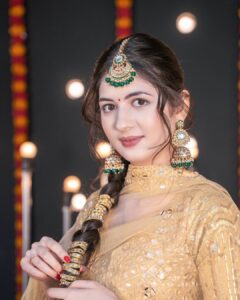 Actress Harshaali Malhotra HD Photos and Wallpapers January 2025