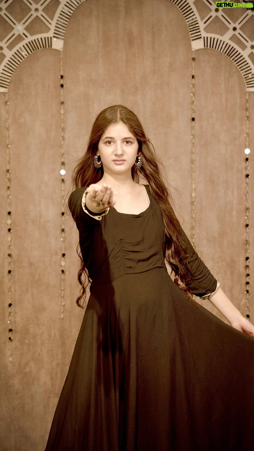 Harshaali Malhotra - 390.7K Likes - Zohrajabeen✨
.
.
🎥 : @chakliproduction
Hair by: @makeovers_by_veena
.
.
#zohrajabeen #bpraak #jaani #reelitfeelit #trending #explore #harshaalimalhotra #dance #actor #reels