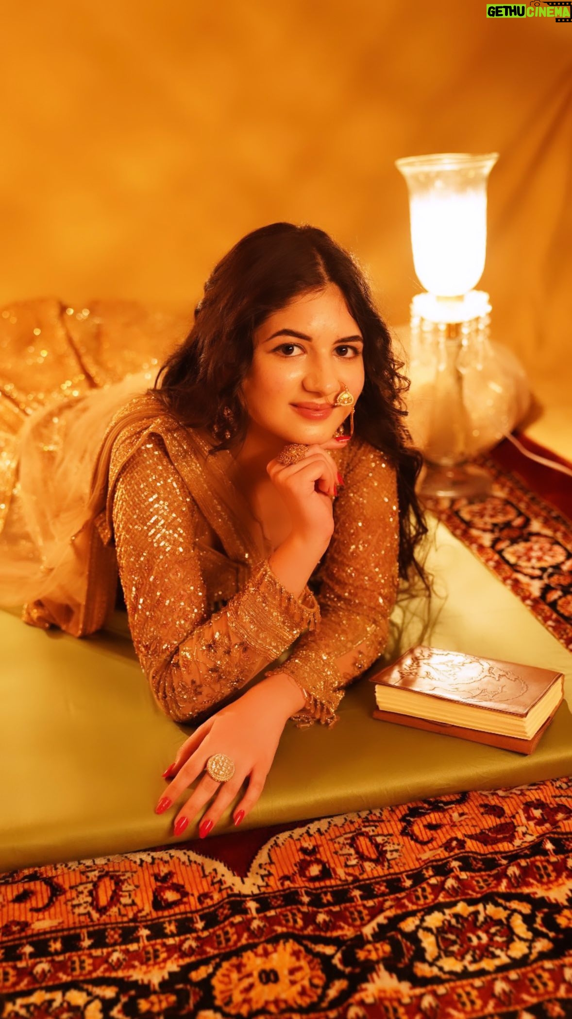 Harshaali Malhotra - 714.2K Likes - Ek Baar Dekh Lijiye😌👑 

Outfit Courtesy: @roopkalaheritage
Jewellery by: @ashok17_weddingrentaljewellery 

#ekbaardekhlijiye #reelitfeelit #harshaalimalhotra #heeramandi #bhansaliproductions #sanjayleelabhansali #netflix #alamzeb #heeramandionnetflix