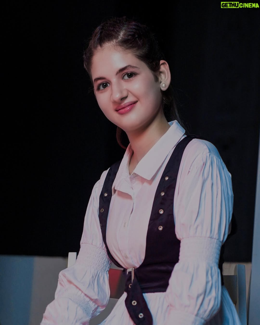 Harshaali Malhotra - 414.5K Likes - Out of 10 I will give her 10 🙈♥️
.
.
#unstoppable #powerful #beautiful #look #strong #harshaalimalhotra #pictureperfect  #loveyourself