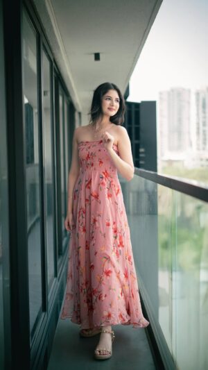 Harshaali Malhotra Instagram - Pretty face, pretty soul, pretty heart, call me art 🎀
.
.
.
Shot at : @blivestudio.in .in
Shot by : @drkpictures_
Edited by:- @kunal_khavadiya_
Outfit : @ethnicsaa
#harshaali #harshaalimalhotra #pinkvibes #art #Happymood #pretty