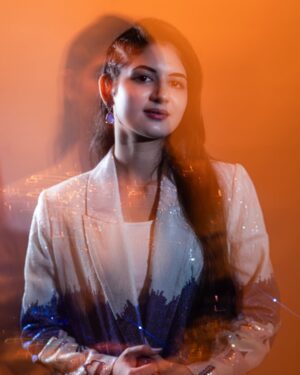 Harshaali Malhotra Instagram - Just me, my mic, and my vibe 💖
.
.
.
Shot at : @blivestudio.in
Shot by : @drkpictures_
Edited by:- @kunal_khavadiya_
Styled by - @stylemeupwith_ruchii
Styling team- stylebyrahulchaudhary
Outfit - @missmomo.in
Jewellery - @the_jewel_gallery
Hmu:- @amrink969
#harshaali #harshaalimalhotra #poseperfect #lightcameraaction