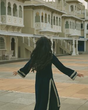 Harshita Karma Instagram - No better song for this fit 💙✨
Wearing @laevachi
Location @hotelgautam_lon_goa_mwr