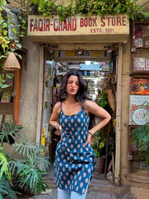 Harshita Karma Instagram - Dilli 💙
( Delhi, delhi aesthetic, faqir chand, book store, kurti aesthetic )