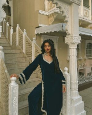 Harshita Karma Instagram - No better song for this fit 💙✨
Wearing @laevachi
Location @hotelgautam_lon_goa_mwr