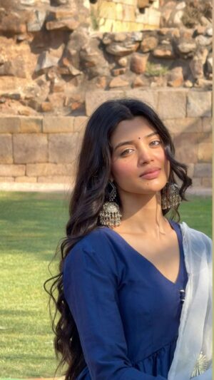 Harshita Karma Instagram - The intimacy of eye contact 👀💙