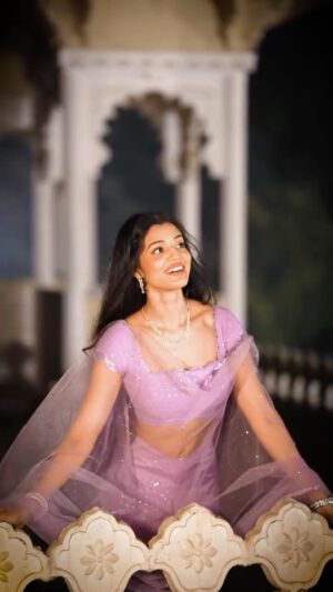 Harshita Karma Instagram - Recreated Nandini’s iconic Lavender lehenga from Hum Dil De Chuke Sanam 💜✨
It took a lot of effort (and family teamwork) to put this outfit together from scratch, and I tried my best to match the original! 🙈🥹
Let me know what you think 💜
Location @hotelgautam_lon_goa_mwr
VC @sarthak.films @yaasaaviiii
Outfit from scratch ✨
( chand chupa badal mein, lavender lehenga, Nandini lehenga, cosplay, Aishwarya Rai, hum dil de chuke saman, bhansali films, sanjay leela bhansali, Bollywood, outfit from scratch, recreation, viral lehenga, Harshita Karma)