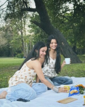Harshita Karma Instagram - देसी picnic 🌻💕