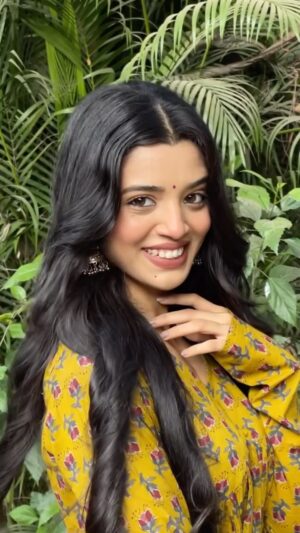 Harshita Karma Instagram - Bindi>> 🩷
.
Vc @harshitakarmaa