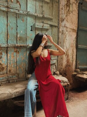 Harshita Karma Instagram - तुझसे मिलना पुरानी Dilli में ♥️
.
.
(Delhi, puarni dilli, purani delhi, delhi aesthetics, vintage, delhi outfit inspo, aesthetics, Indian aesthetics, edits )