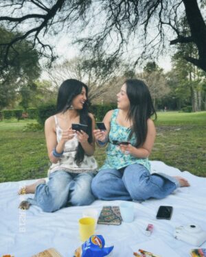Harshita Karma Instagram - देसी picnic 🌻💕