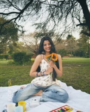 Harshita Karma Instagram - देसी picnic 🌻💕