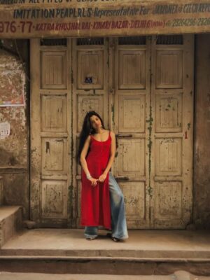 Harshita Karma Instagram - तुझसे मिलना पुरानी Dilli में ♥️
.
.
(Delhi, puarni dilli, purani delhi, delhi aesthetics, vintage, delhi outfit inspo, aesthetics, Indian aesthetics, edits )
