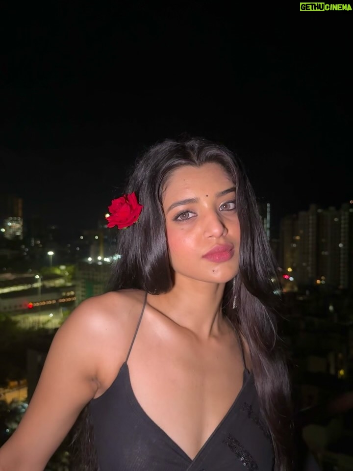 Harshita Karma - 72K Likes - Aagyi aage main jahan se! 🥀
.
Edits @saetenation 
Pc @himanshikarmaa