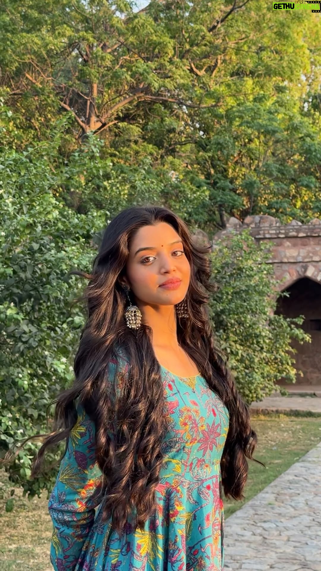 Harshita Karma - 65.8K Likes - This song> 🫠
.
Wearing @aachho