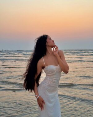 Harshita Karma Instagram - Choose your favourite picture! 🤍✨
.
Wearing @savana ( use my coupon code harshita21 to get extra discount ✨)