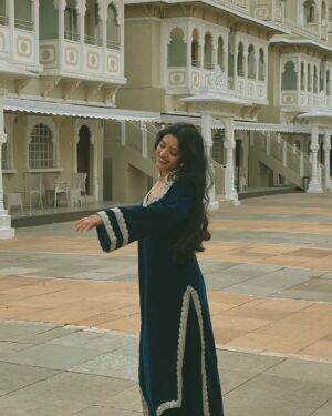 Harshita Karma Instagram - No better song for this fit 💙✨
Wearing @laevachi
Location @hotelgautam_lon_goa_mwr