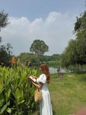 Harshita Singh Gaharwar Instagram - Harshita in her wonderland🌻🤍🐇