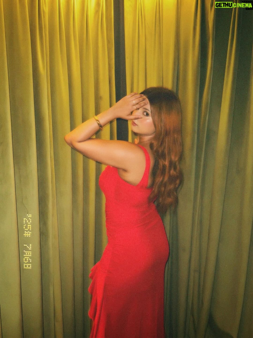 Harshita Singh Gaharwar - 5.3K Likes - Pin me as Red outfit inspiration!💃🏻