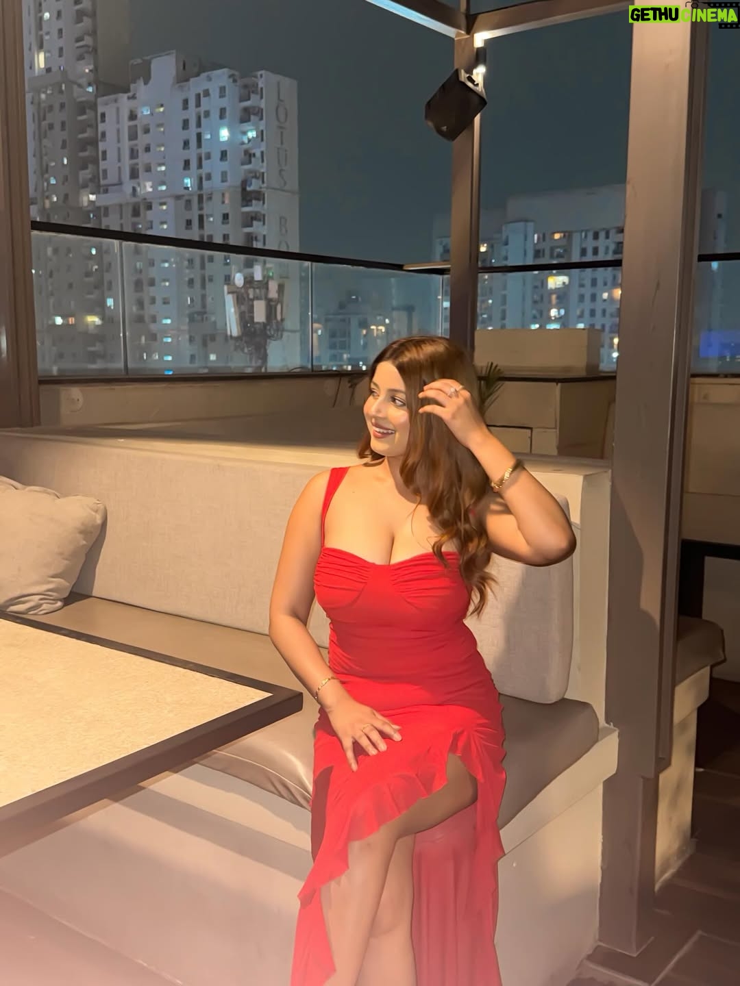 Harshita Singh Gaharwar - 5.3K Likes - Pin me as Red outfit inspiration!💃🏻