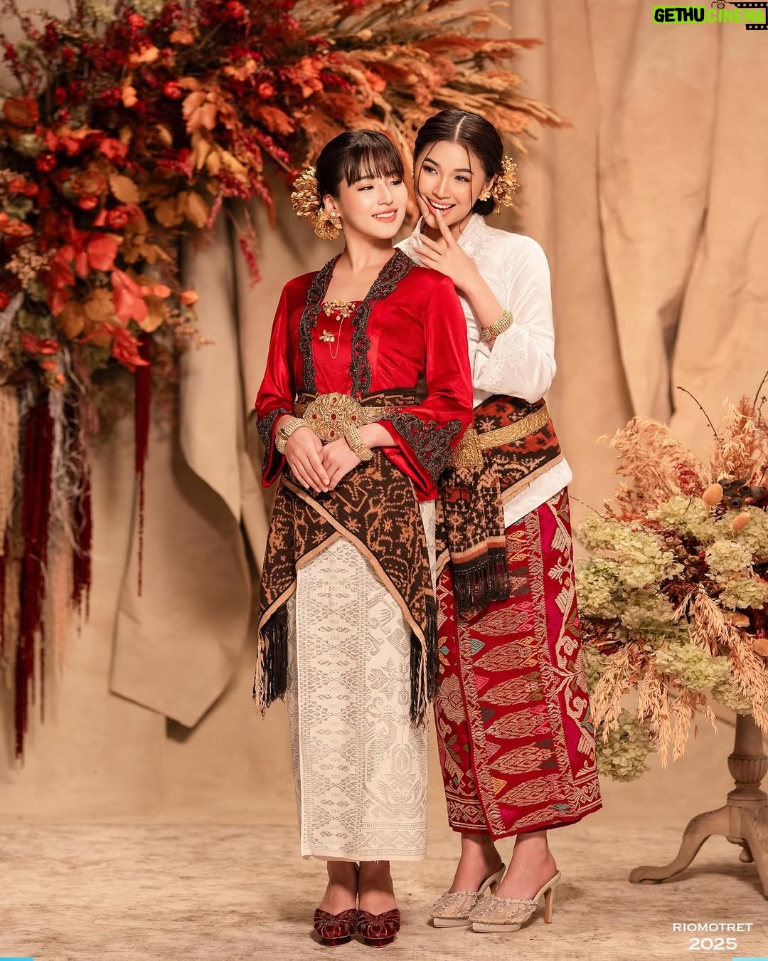 Haruka Nakagawa - 152.3K Likes - DUO CANTIK @haruuuu_chan & @_shanindira

Seperti merah dan putih, perempuan pun adalah jiwa dan raga bangsa. Merdeka sepenuhnya, setara sepenuhnya.

Photographer: @riomotret @riomotretofficial 
Fashion Stylist: @doleytobing 
Make Up: @rama_jee @ramajee.lashes 
Hair Do: @yunican991 
Attire: @sakdek @gsmode_bysakdek 
Accessories: @lykastory @anomsilver @tirta_harum 
Decoration & Set Design: @realninanasution @bungayangbercerita 
Shoes: @langkahbylinalee @langkahbylinaleeofficial 
Videographer: @irfanduffy from @riomotretofficial 
Management: @santiandrian @ronceronie

#riomotret
#riomotret2025
#riocelebritybeautyportrait 
#indonesiancelebritybyriomotret 
#dirgahayuri80