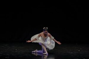 Haruka Nakagawa Instagram - Swanilda💐🩰
発表会の写真があがってきました。
素敵な写真ありがとうございます🥰
@abs.balletstudio.jakarta
#ballet #発表会 #大人バレエ #4年目 #大人リーナ #ポワント #🩰