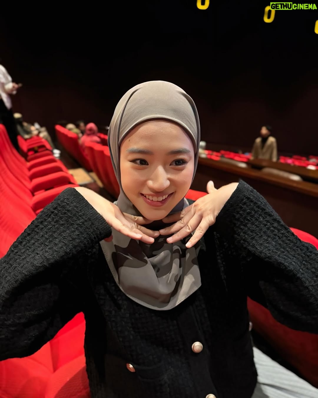 Haruka Nakagawa - 295.6K Likes - Assalamualaikum🙏

Hijab by @melodylaksani92 💓