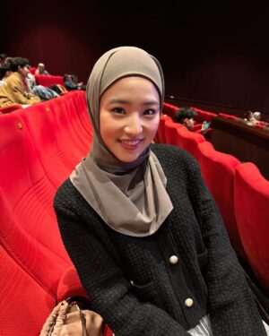Haruka Nakagawa Instagram - Assalamualaikum🙏
Hijab by @melodylaksani92 💓