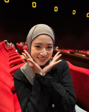 Haruka Nakagawa Instagram - Assalamualaikum🙏
Hijab by @melodylaksani92 💓