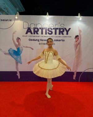 Haruka Nakagawa Instagram - “Dancer’s Artistry” Ballet competition🩰
Thank you @abs.balletstudio.jakarta
@yuria_623 @mariri_day support aku 🙇🏻♀️
Aku senang juga bisa dapat juara2 🥈
Dan aku tetap latihan yang keras biar next aku bisa dapat juara1 !!!
バレエコンクール🩰
バレエを初めて4年、3回目のコンクール。
2位をいただく事ができました🥈
嬉しいけど、やっぱりちょっと悔しいです。
もっと練習して頑張って次は1位取れるように頑張ります!!!これからも応援よろしくお願いします🙇🏻♀️