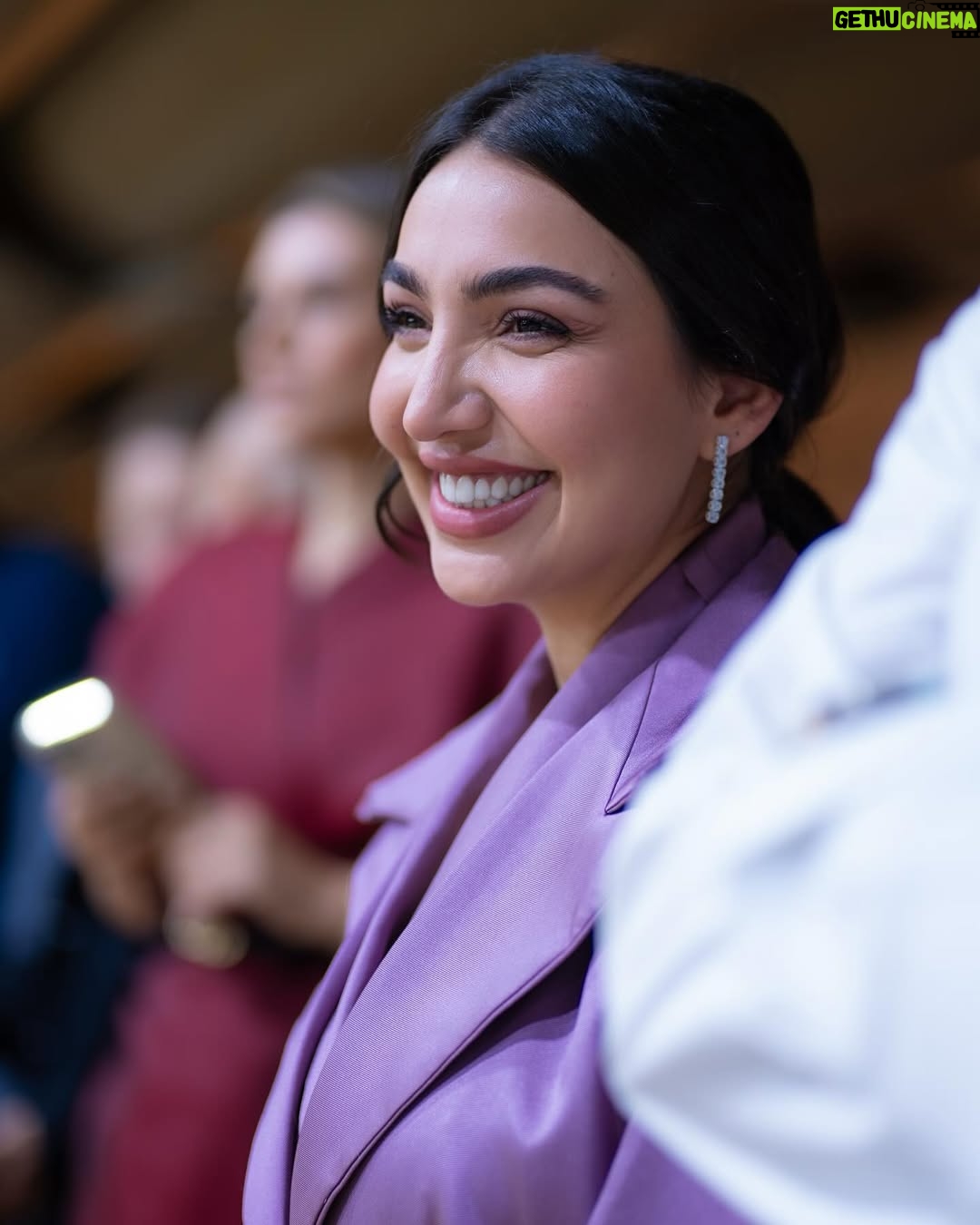Heba Al-Hussein - 4.6K Likes - لقطات من نهائي بطولة كأس العالم لقفز الحواجز والترويض لعام 2024 

🏇🏼🏇🏼