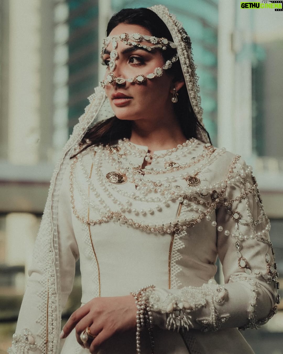 Heba Al-Hussein - 102K Likes - ‎ 
رؤية ملكية من الأناقة والقوة، حيث أرتدي زيًا مستوحى من اللؤلؤ، يعكس جمال البحر الأحمر الخالد، احتفالاً بكأس السعودية 2025
‏‎#كأس_السعوديه

‏A royal vision of elegance and strength, as I wear a pearl-inspired look reflecting the timeless beauty of the Red Sea, celebrating the glory of the glory of the Saudi Cup
 ✨👑🌊
‏#KingCup2025 

Dress: @saraaltwaim.s
Makeup: @makeup_neuer
Hair: @dalya_hairstylest
📍@hiltonriyadh