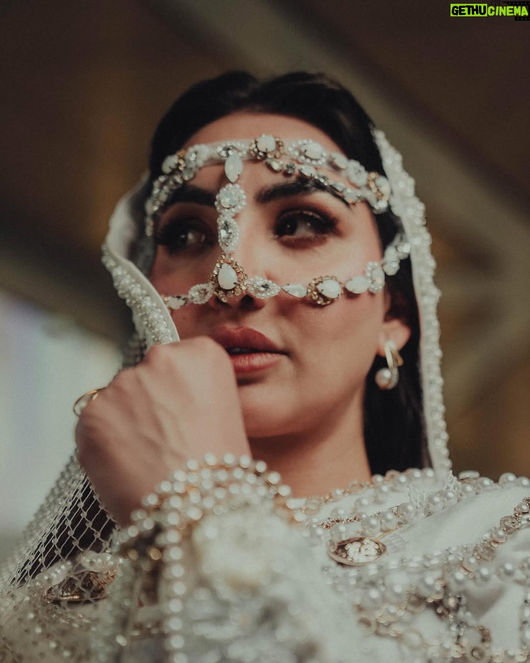 Heba Al-Hussein - 102K Likes - ‎ 
رؤية ملكية من الأناقة والقوة، حيث أرتدي زيًا مستوحى من اللؤلؤ، يعكس جمال البحر الأحمر الخالد، احتفالاً بكأس السعودية 2025
‏‎#كأس_السعوديه

‏A royal vision of elegance and strength, as I wear a pearl-inspired look reflecting the timeless beauty of the Red Sea, celebrating the glory of the glory of the Saudi Cup
 ✨👑🌊
‏#KingCup2025 

Dress: @saraaltwaim.s
Makeup: @makeup_neuer
Hair: @dalya_hairstylest
📍@hiltonriyadh