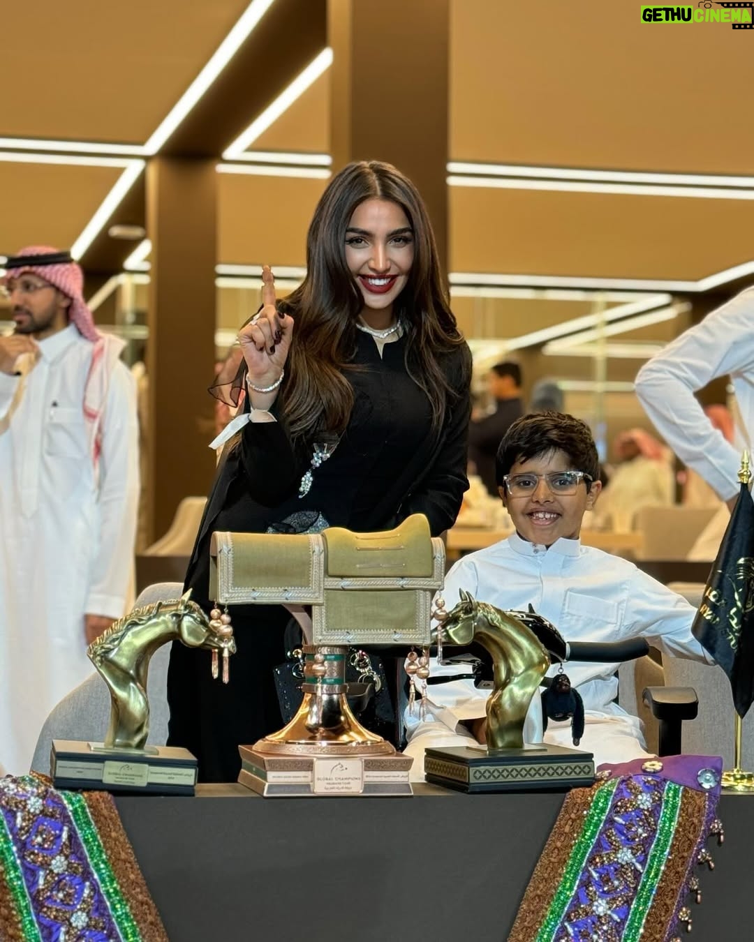 Heba Al-Hussein - 2.9K Likes - ختام #جولة_الجياد_العربية_2024 في مدينة الرياض 🏇🏼🇸🇦

شكراً شركة سوكاست @socast_qa على مجهودكم الباهر 🇶🇦