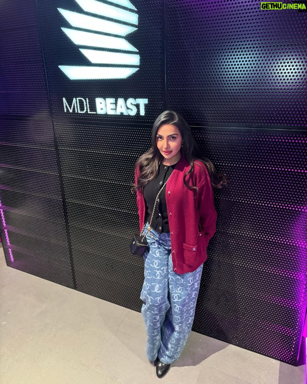 Heba Al-Hussein - 2.1K Likes - From the heart of Riyadh with MDLBeast! An unforgettable night 🎶⚡️
‎ من قلب الرياض مع
MDLBeast
🎶⚡️
 #MDLBeast #Soundstorm
@mdlbeast.soundstorm