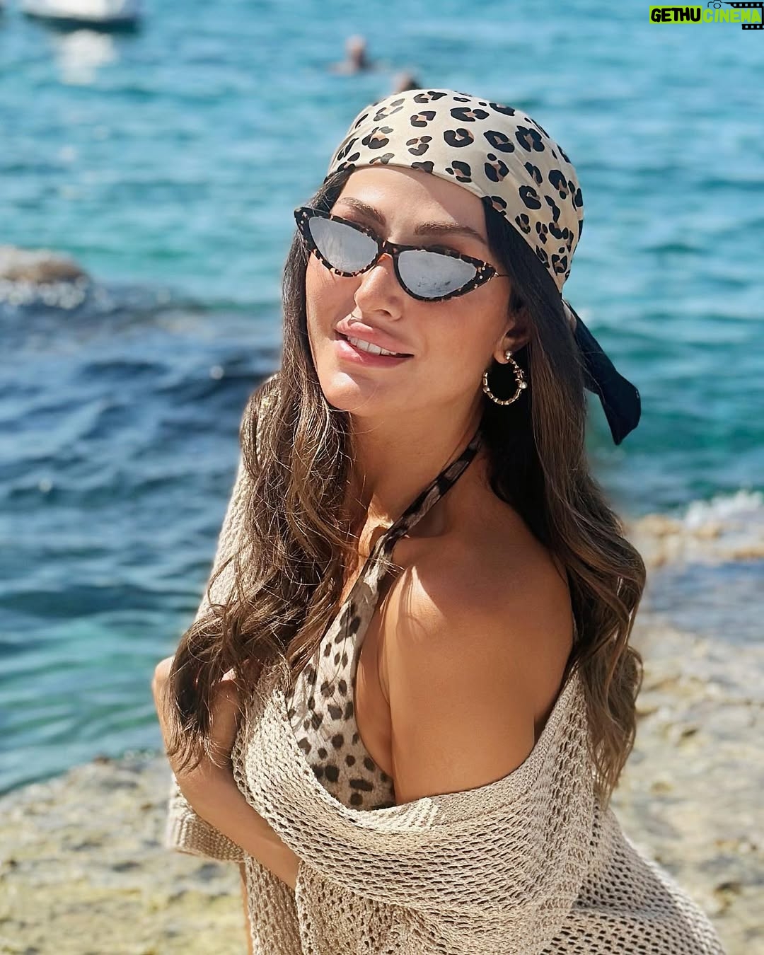 Heba Nour - 72K Likes - Happy Sunday 🌊🤍